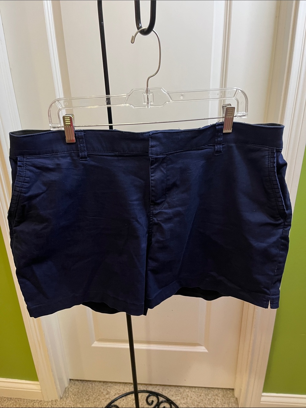 EUC Lane Bryant Size 16 Navy Stretch Chino Shorts
